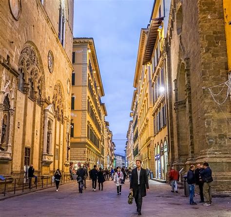 la strada gucci da via dei calzaiuoli firenze|via dei calzaiuoli florentia.